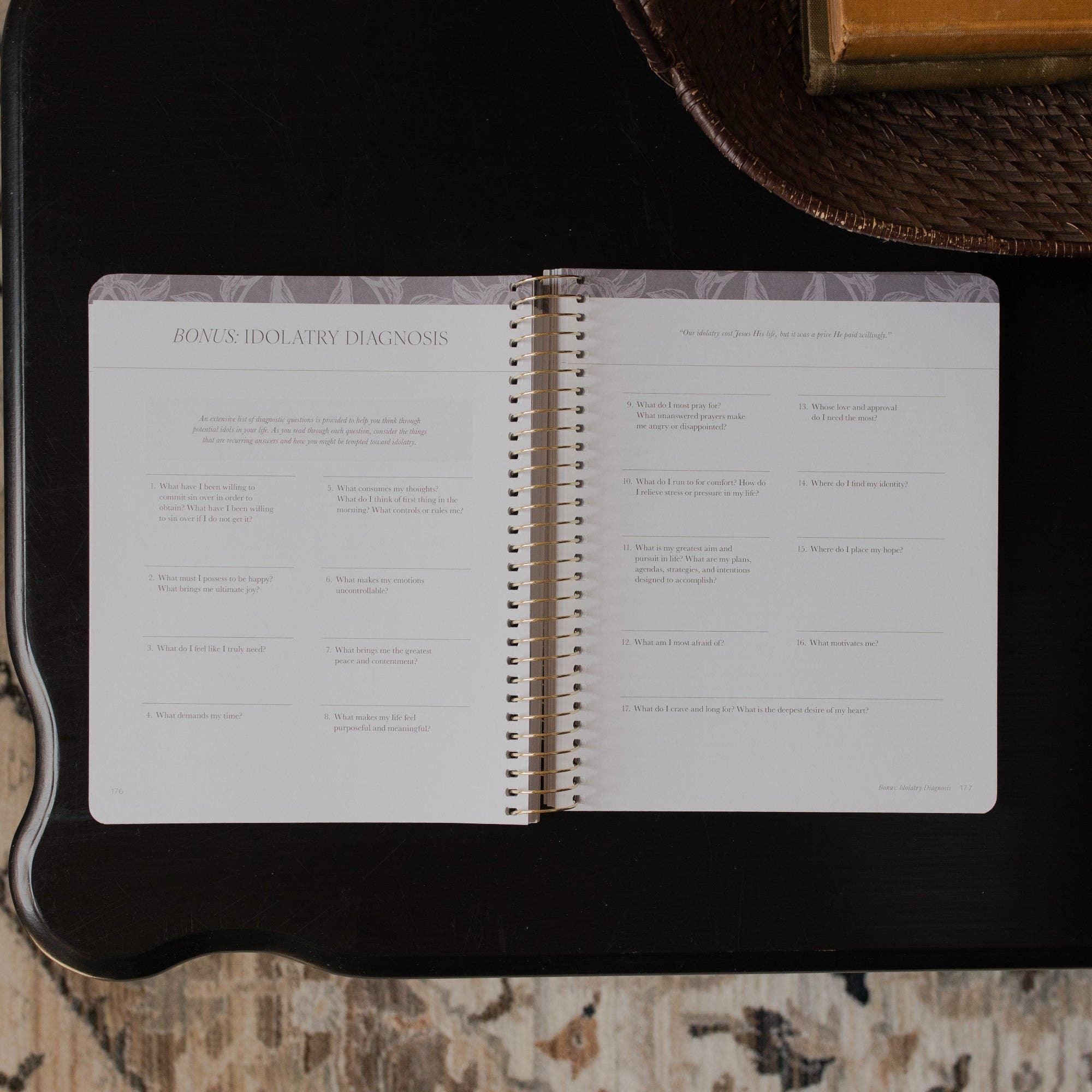 A Year in the Bible | 365 Days of Discovering the Beauty of Jesus from Genesis to Revelation | Volume 3